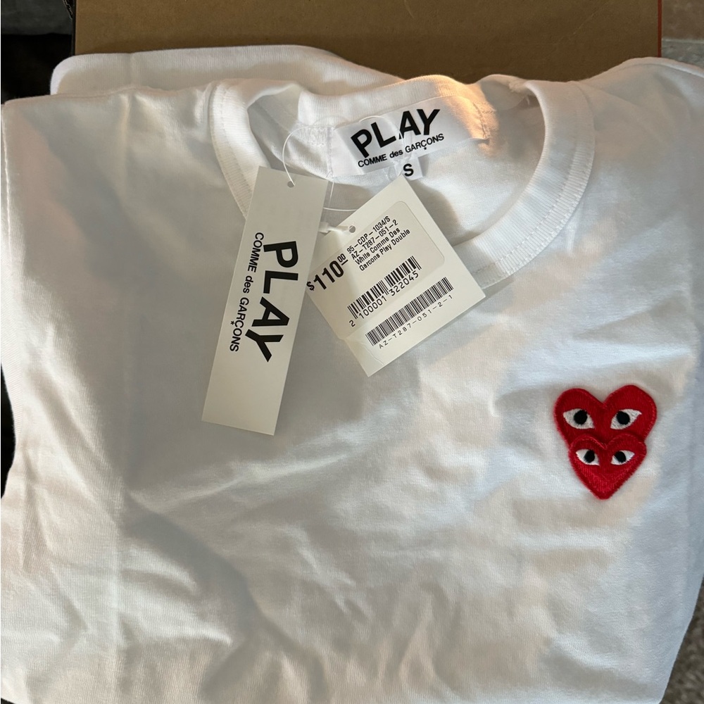 Comme des garçons play tshirt